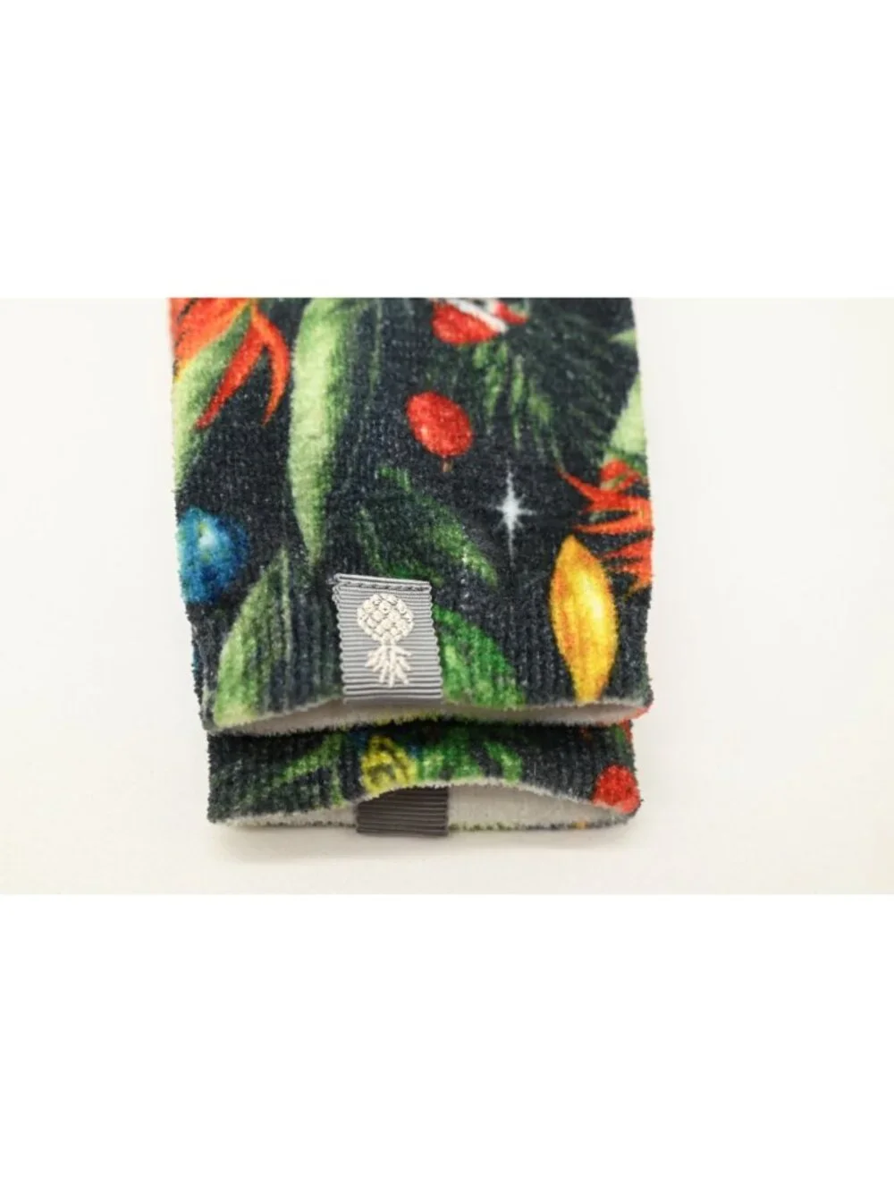NIP Tommy Bahama Island Soft Holiday Toucan Lounge Crew Socks OSFM Green Red